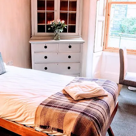 2 Bedroom Flat In City Centre Appartement