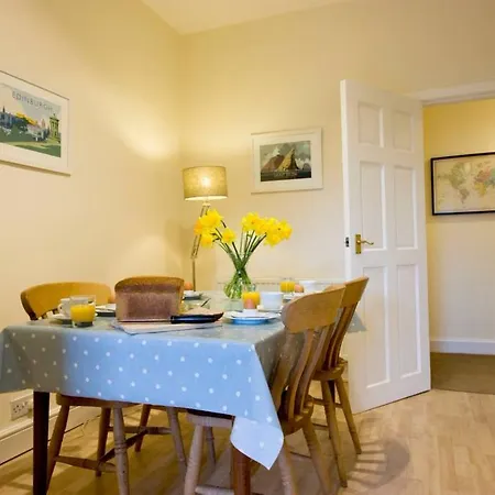 2 Bedroom Flat In Stockbridge Sleeps 4 Appartamento *