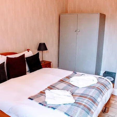 2 Bedroom Flat In City Centre * Édimbourg