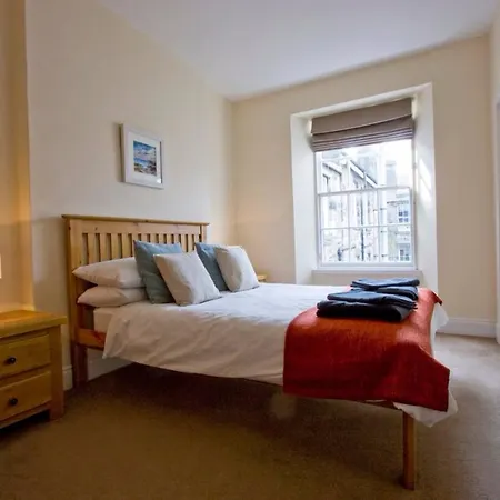 2 Bedroom Flat In Stockbridge Sleeps 4 * Edimburgo