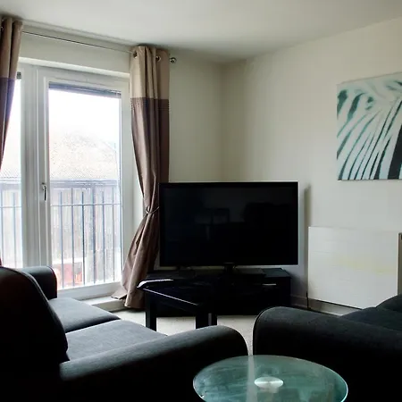 1 Bedroom By The Shore Area Of Leith Sleeps 2 *