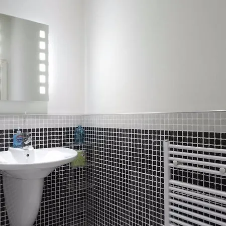 4 Bedroom In City Centre Edimburgo