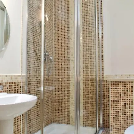 4 Bedroom In City Centre * Edinburgh