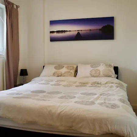 Apartment 1 Bedroom By The Shore Area Of Leith Sleeps 2
