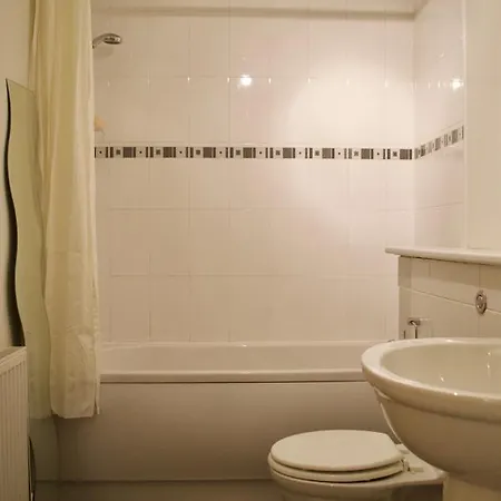 1 Bedroom By The Shore Area Of Leith Sleeps 2 * Edinburgh
