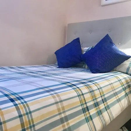 Bed and breakfast Iholiday 3*