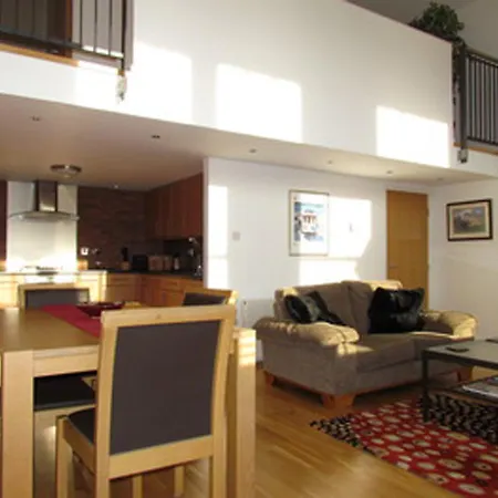 Apartment Davie Street *