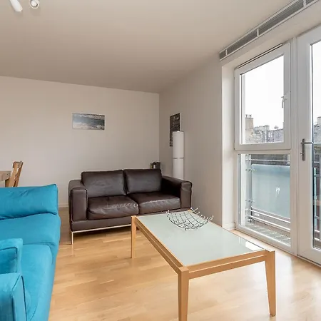 Lochrin Terrace * 爱丁堡