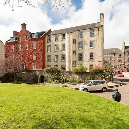 Apartment Near The Royal Mile