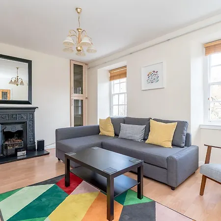 Near The Royal Mile Apartment *