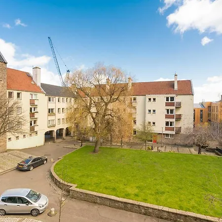 Apartment Near The Royal Mile