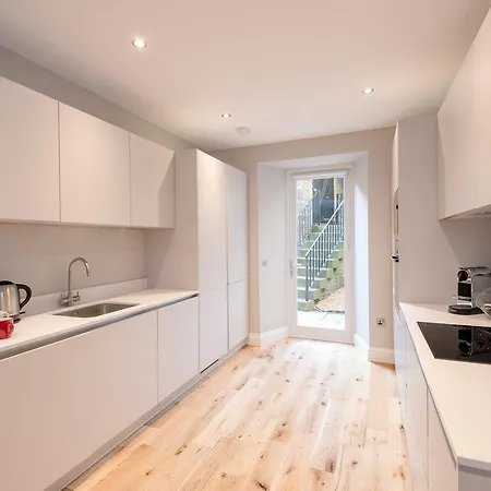 Luxury Apartment, Stafford Street