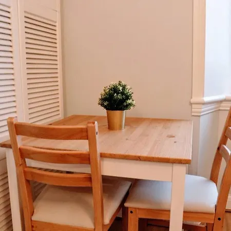 Apartment 1 Bedroom Flat In City Centre Accommodates 4 Edinburgh