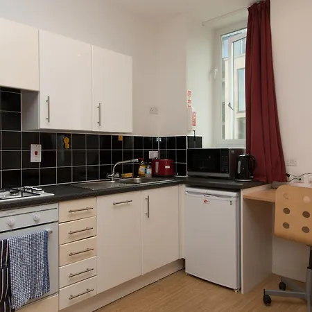 Destiny Student - Cowgate Apartamento *