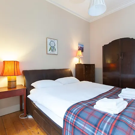 2 Bedroom Central *