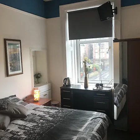 Gilmore Guest House 3*