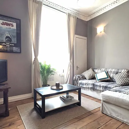Charming 1 Bedroom Flat In Edinburgh