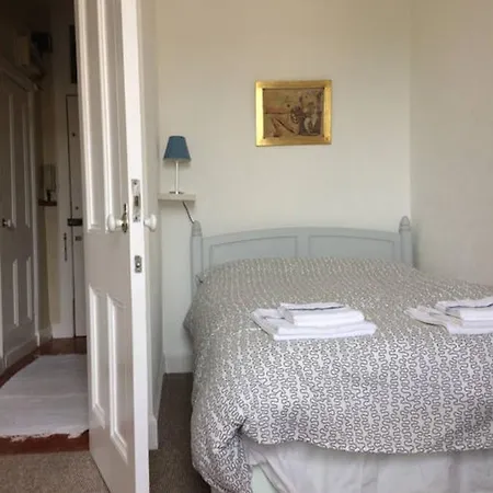 1 Bedroom Murrayfield Sleeps 3 * Edimburgo