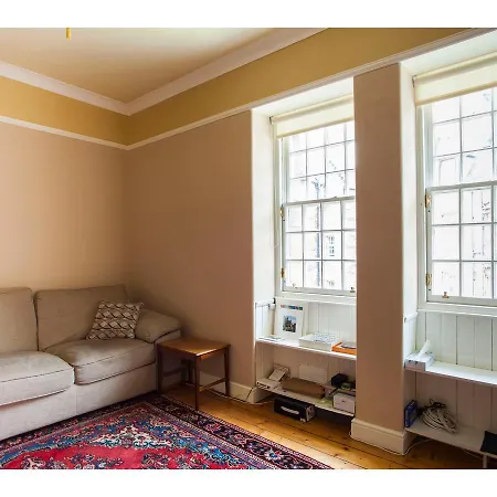 Apartment Historic Dean Village Treasure, Sleeps 4