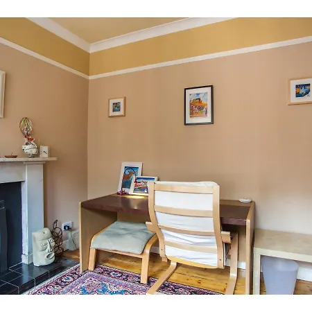 Historic Dean Village Treasure, Sleeps 4 *