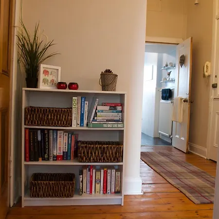 2 Bedroom With Castle Views Apartment *