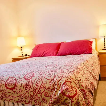 3 Bedroom Mews House Sleeps 6 Edinburgh