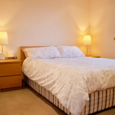 Apartment 3 Bedroom Mews House Sleeps 6 *