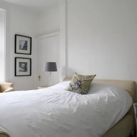 Stylish 2 Bedroom Bruntsfield In Appartement