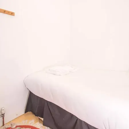 דירה 2 Bedroom Flat 10 Minutes From The City Centre