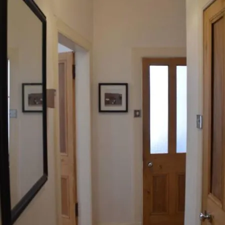 1 Bedroom Flat Near Murrayfield Stadium Sleeps 2 公寓 爱丁堡