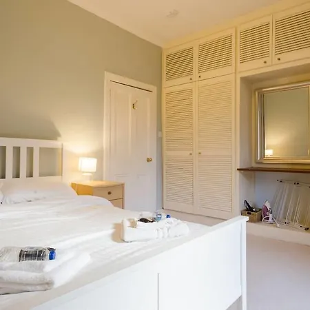 Central Flat 15 Minutes To Prince Street *
