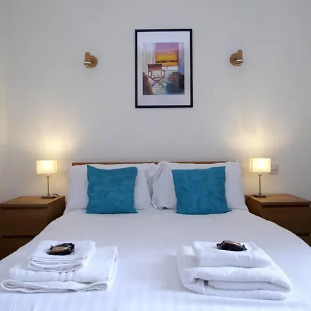 City Centre Modernised Victorian Flat 20 Minutes To Royal Mile 公寓 *