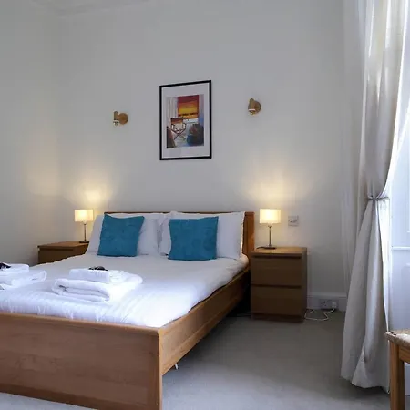 City Centre Modernised Victorian Flat 20 Minutes To Royal Mile 公寓
