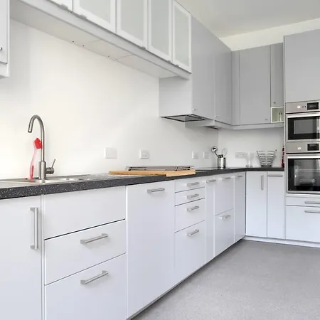 City Centre Modernised Victorian Flat 20 Minutes To Royal Mile 爱丁堡