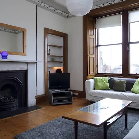 City Centre Modernised Victorian Flat 20 Minutes To Royal Mile *