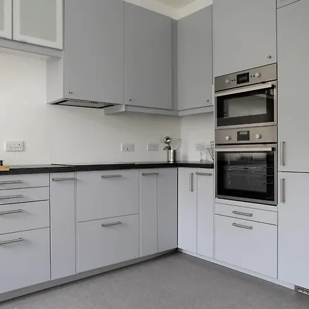 City Centre Modernised Victorian Flat 20 Minutes To Royal Mile 爱丁堡