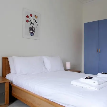City Centre Modernised Victorian Flat 20 Minutes To Royal Mile Apartment Edinburgh