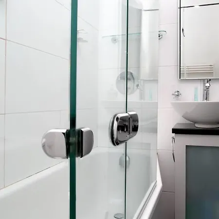City Centre Modernised Victorian Flat 20 Minutes To Royal Mile *