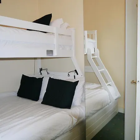 Edinburgh Accommodation *