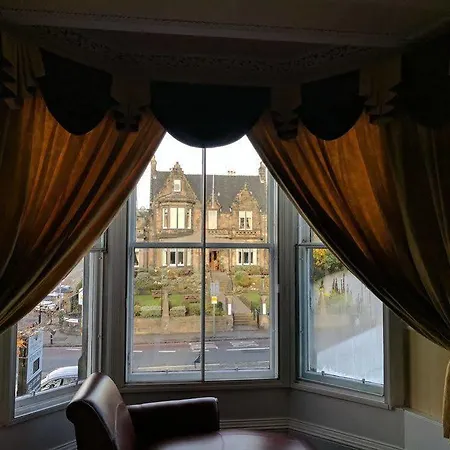 West End Pensionat 4*