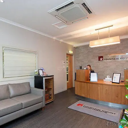 Apartahotel Fountain Court - Grove