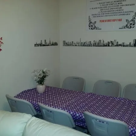 Centre Jasmine -sleeps 7 *