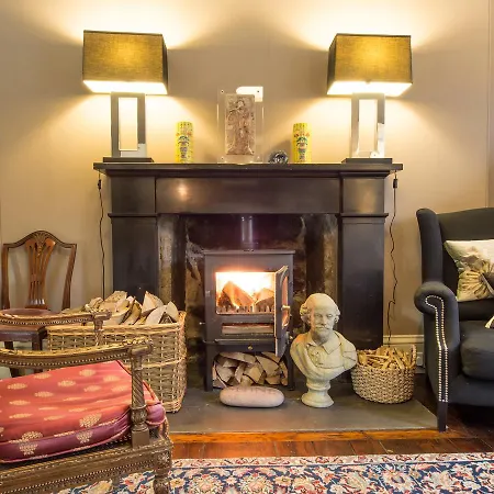Bed & Breakfast Six Brunton Place