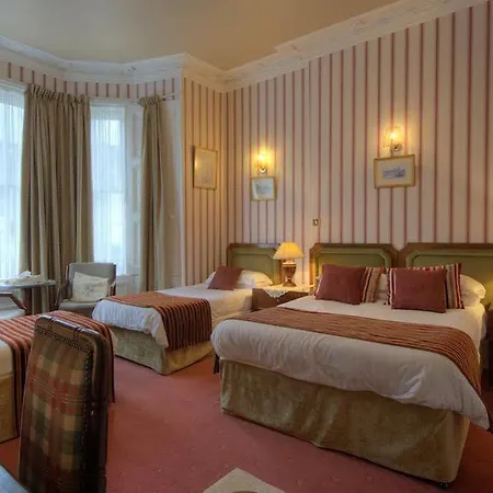 Castle Park Bed & Breakfast 4*