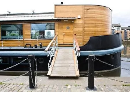 Hot-el-apartments Waterfront 4*