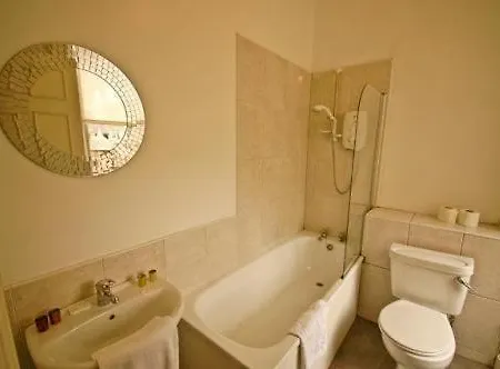 Capital Backpackers 2*