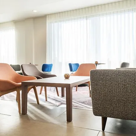 Hotel Hampton By Hilton West End 3*