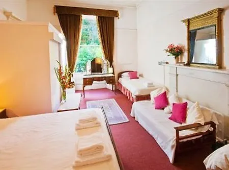Affittacamere Halcyon House 3*