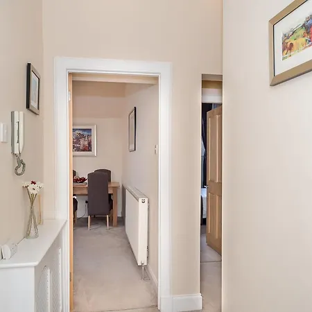 Castle Terrace Apartment *
