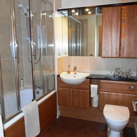 Centre 2 Bedroom Sleeps 4